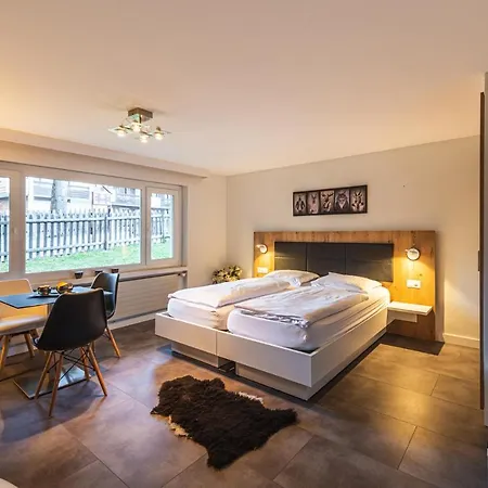 Apartment & Modern By